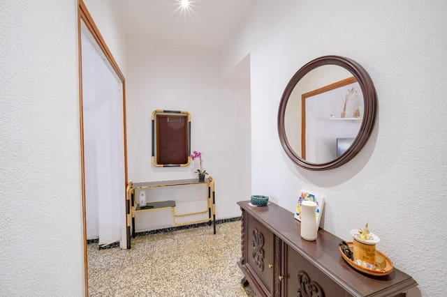 4 sovrum Lägenhet till salu i Castelló de la Plana - 149 000 € (Ref: 9804583)