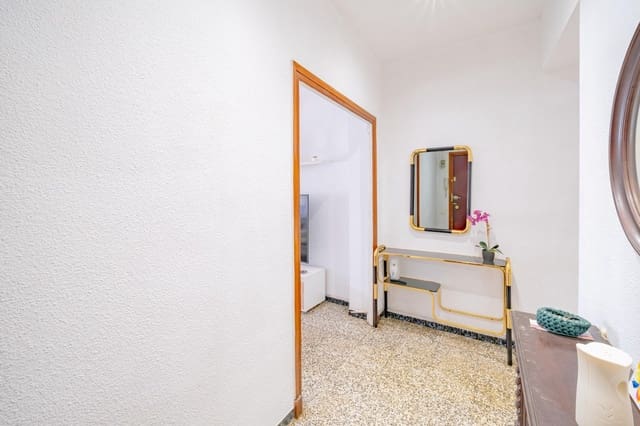 4 sovrum Lägenhet till salu i Castelló de la Plana - 149 000 € (Ref: 9804583)
