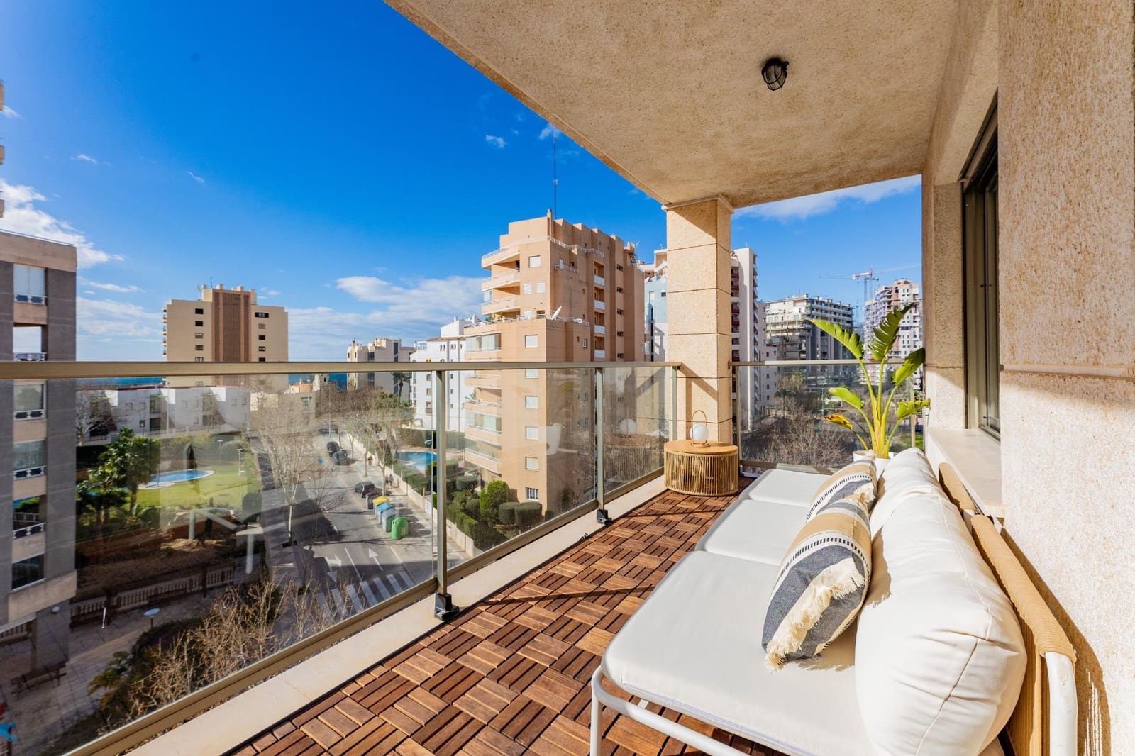 1 soveværelse Lejlighed til leje i Calpe / Calp med swimmingpool garage - € 1.190 (Ref: 9816052)
