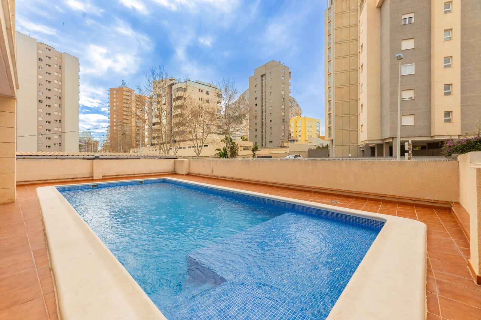 1 soveværelse Lejlighed til leje i Calpe / Calp med swimmingpool garage - € 1.190 (Ref: 9816052)