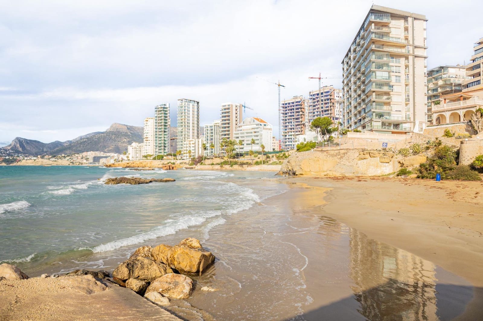 1 soveværelse Lejlighed til leje i Calpe / Calp med swimmingpool garage - € 1.190 (Ref: 9816052)