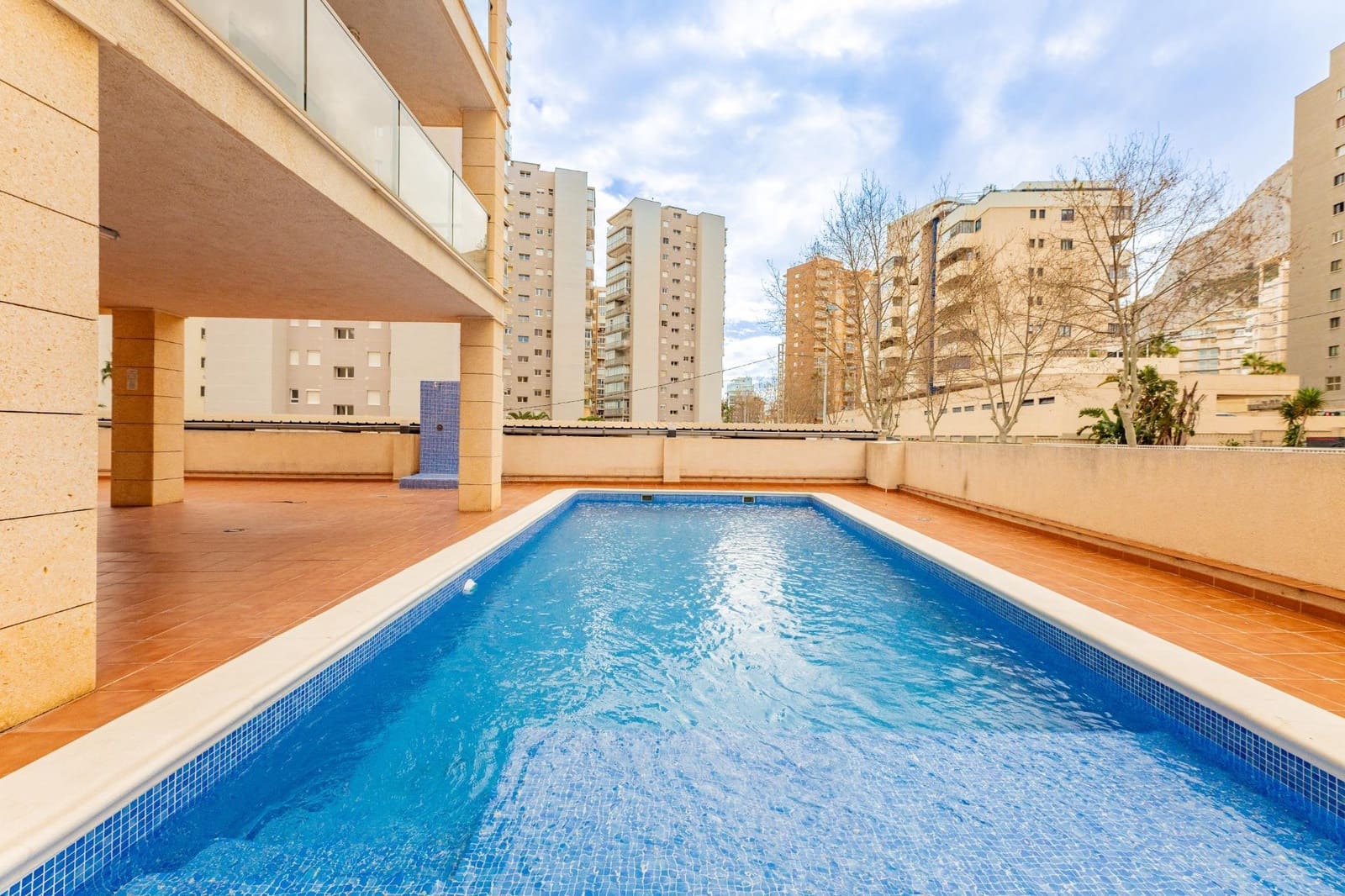 1 soveværelse Lejlighed til leje i Calpe / Calp med swimmingpool garage - € 1.190 (Ref: 9816052)