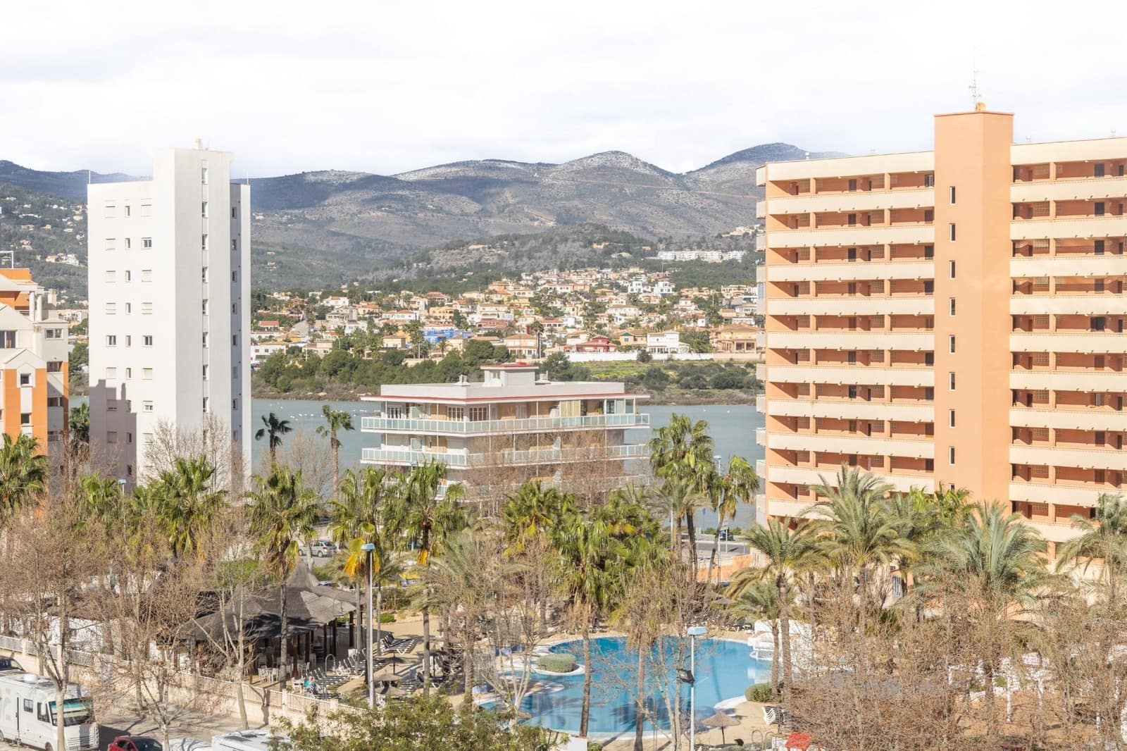 1 soveværelse Lejlighed til leje i Calpe / Calp med swimmingpool garage - € 1.190 (Ref: 9816052)