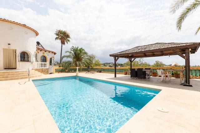 4 soveværelse Villa til salg i Moraira, Teulada-Moraira med swimmingpool garage - € 740.000 (Ref: 9820420)