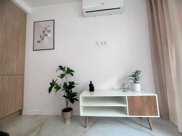 1 quarto Apartamento para venda em Torrevieja com piscina - 159 900 € (Ref: 9825600)
