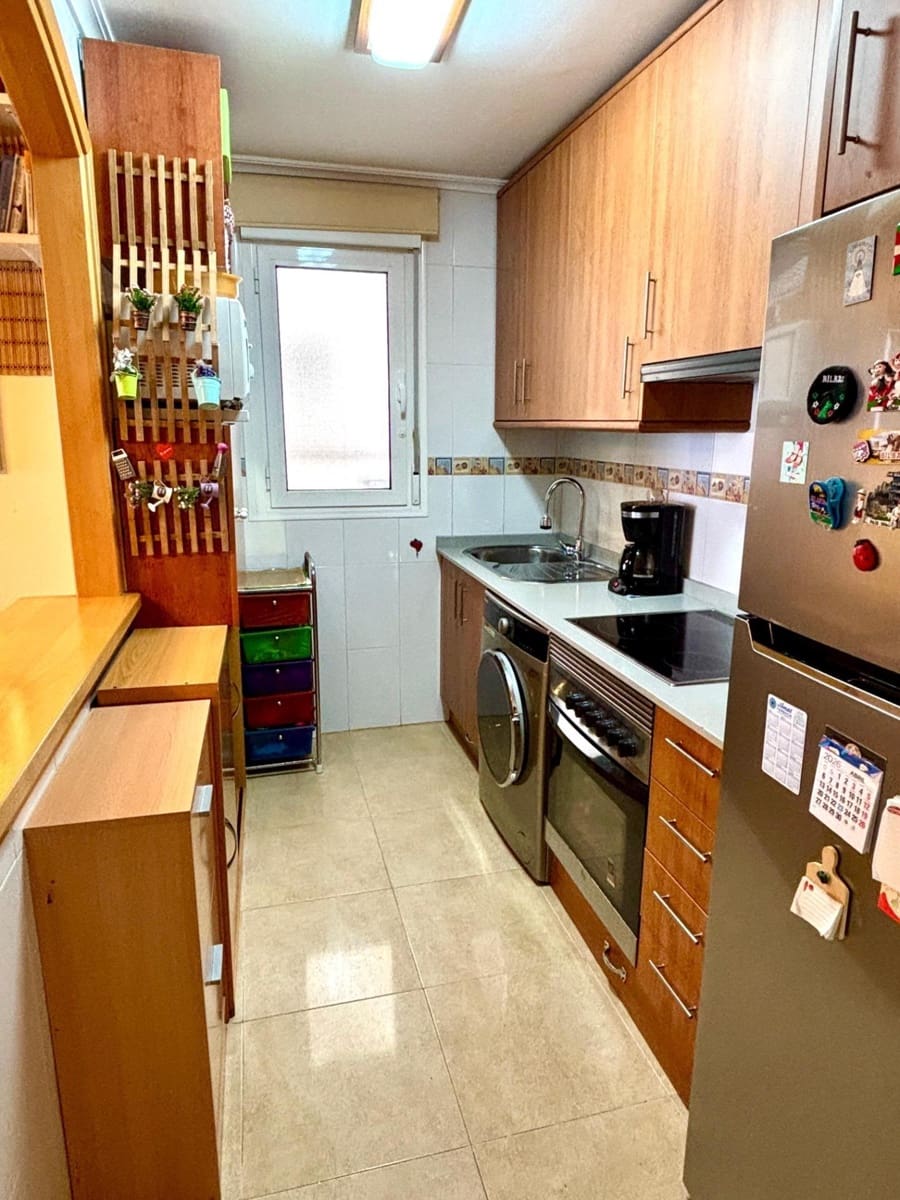 Apartamento de 2 habitaciones en Torrevieja en venta con piscina - 159.000 € (Ref: 9829401)