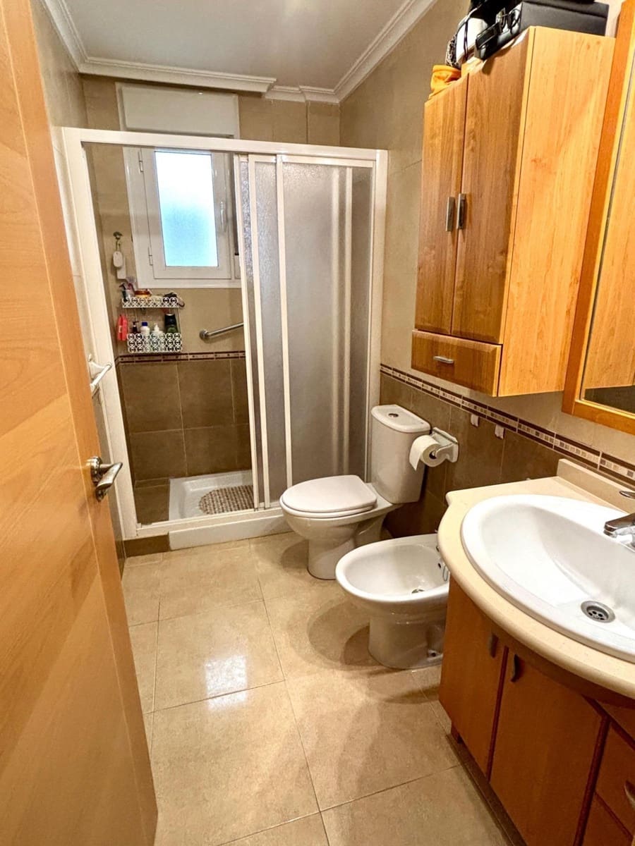 Apartamento de 2 habitaciones en Torrevieja en venta con piscina - 159.000 € (Ref: 9829401)