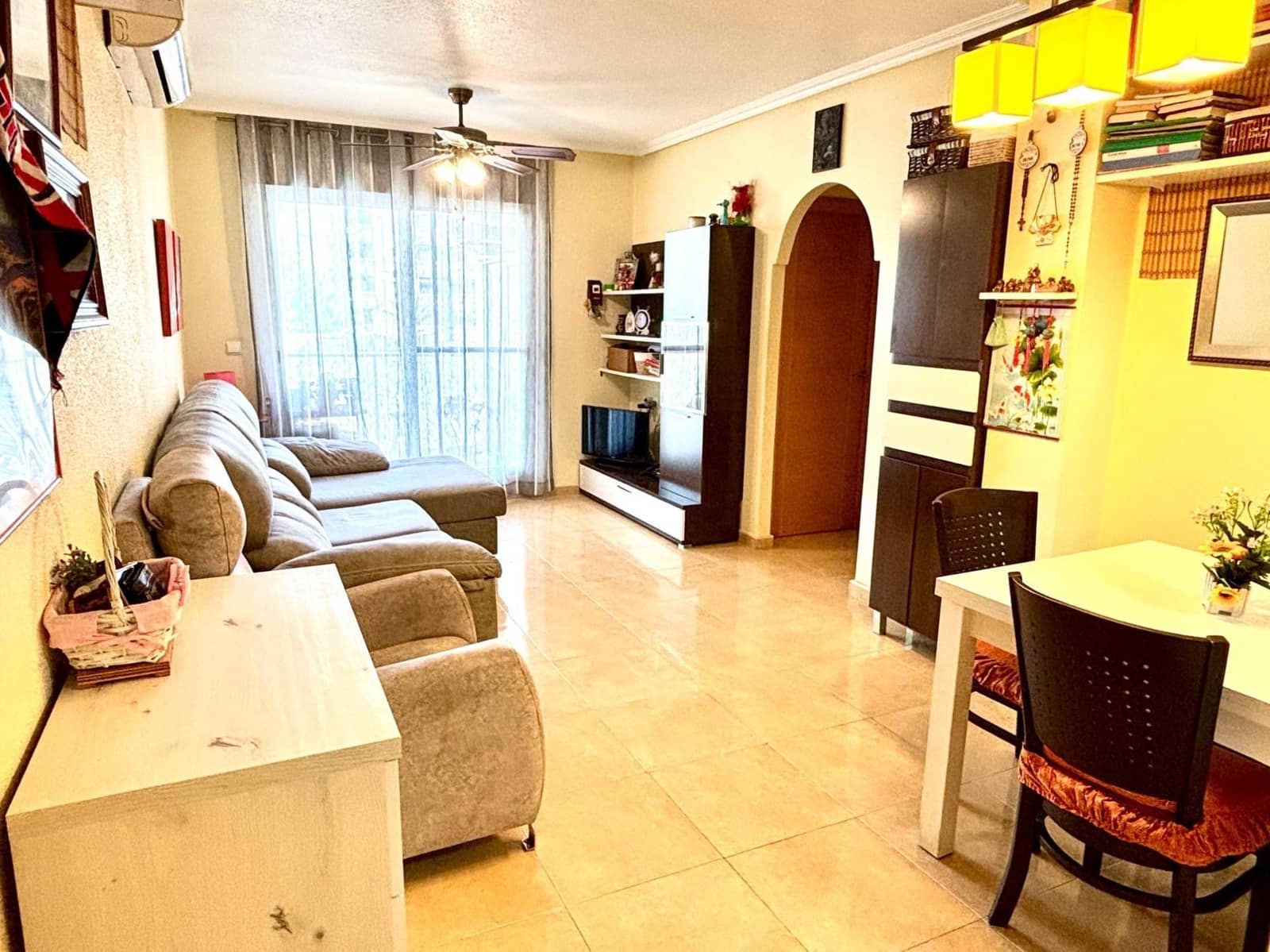 Apartamento de 2 habitaciones en Torrevieja en venta con piscina - 159.000 € (Ref: 9829401)