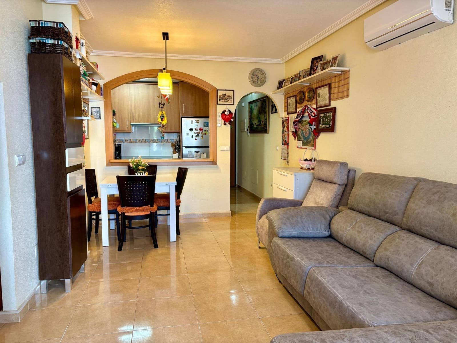 Apartamento de 2 habitaciones en Torrevieja en venta con piscina - 159.000 € (Ref: 9829401)
