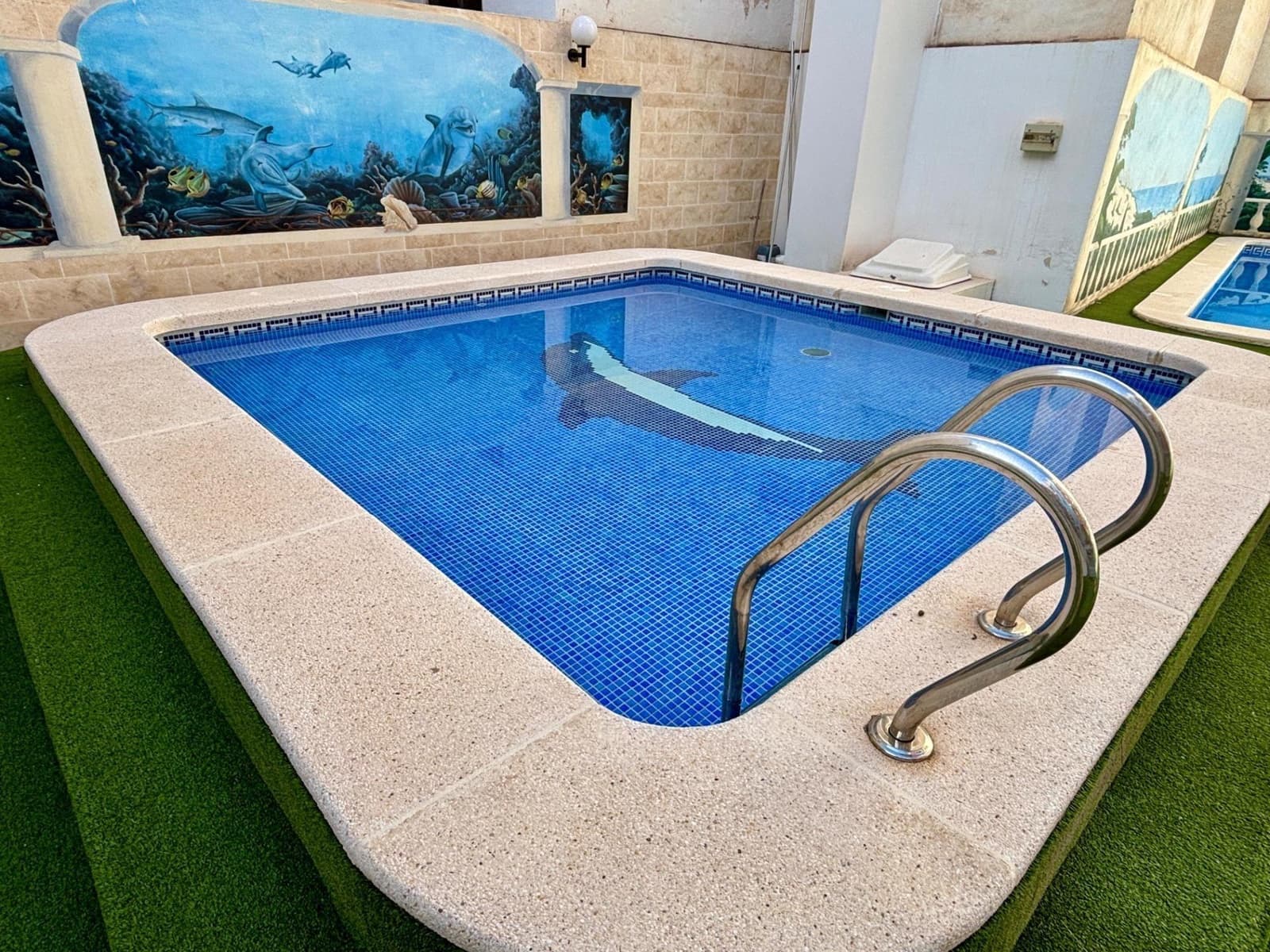 Apartamento de 2 habitaciones en Torrevieja en venta con piscina - 159.000 € (Ref: 9829401)