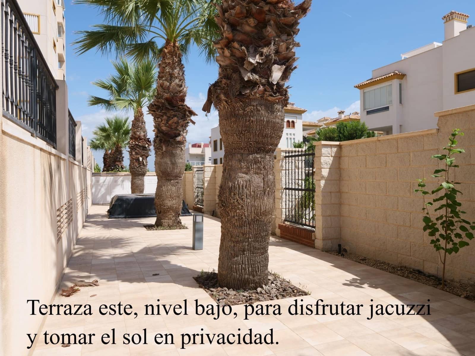 2 chambre Appartement à vendre à Guardamar del Segura avec piscine garage - 310 000 € (Ref: 9831762)