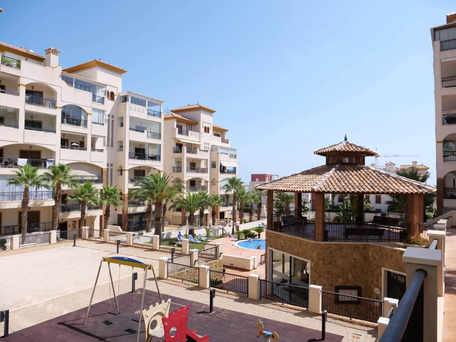 2 chambre Appartement à vendre à Guardamar del Segura avec piscine garage - 310 000 € (Ref: 9831762)
