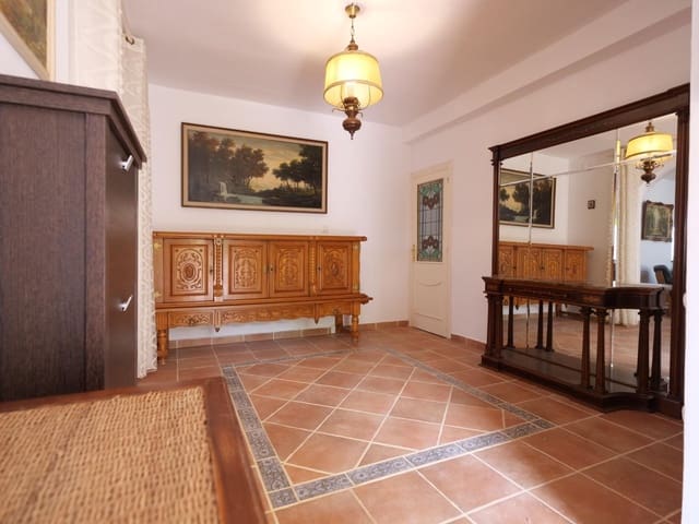 6 Zimmer Villa zu verkaufen in Los Balcones mit Pool Garage - 499.000 € (Ref: 9846657)