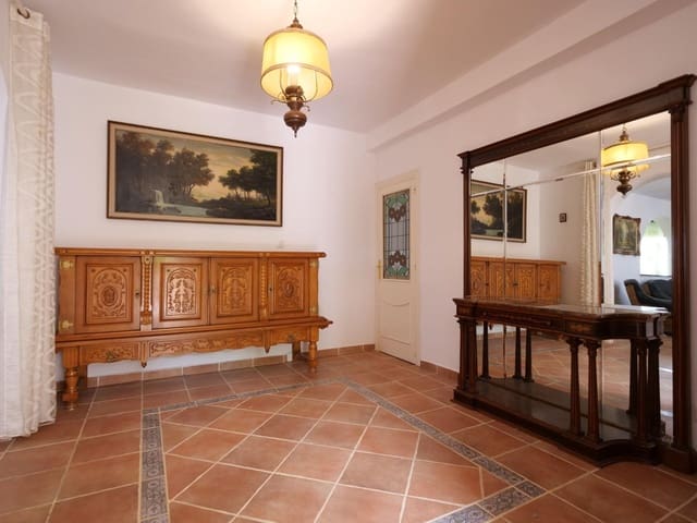 6 Zimmer Villa zu verkaufen in Los Balcones mit Pool Garage - 499.000 € (Ref: 9846657)
