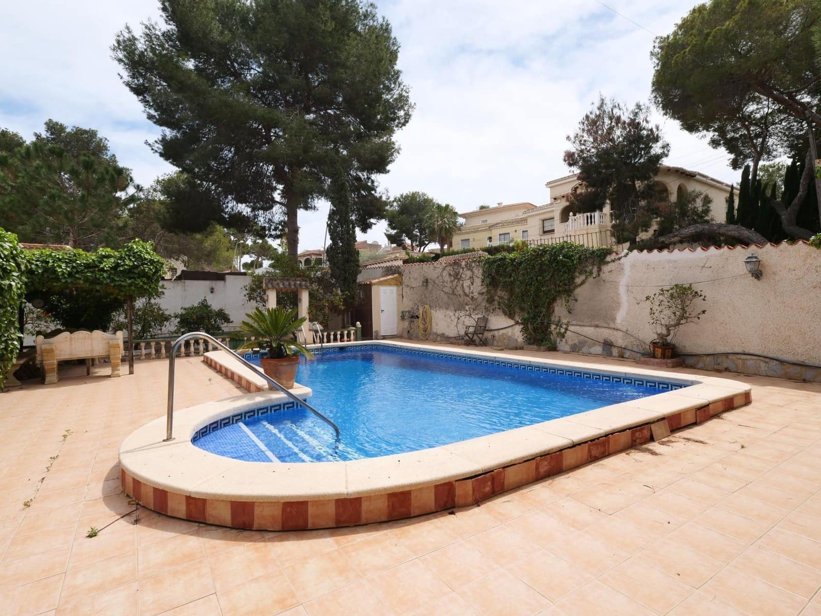 6 Zimmer Villa zu verkaufen in Los Balcones mit Pool Garage - 499.000 € (Ref: 9846657)