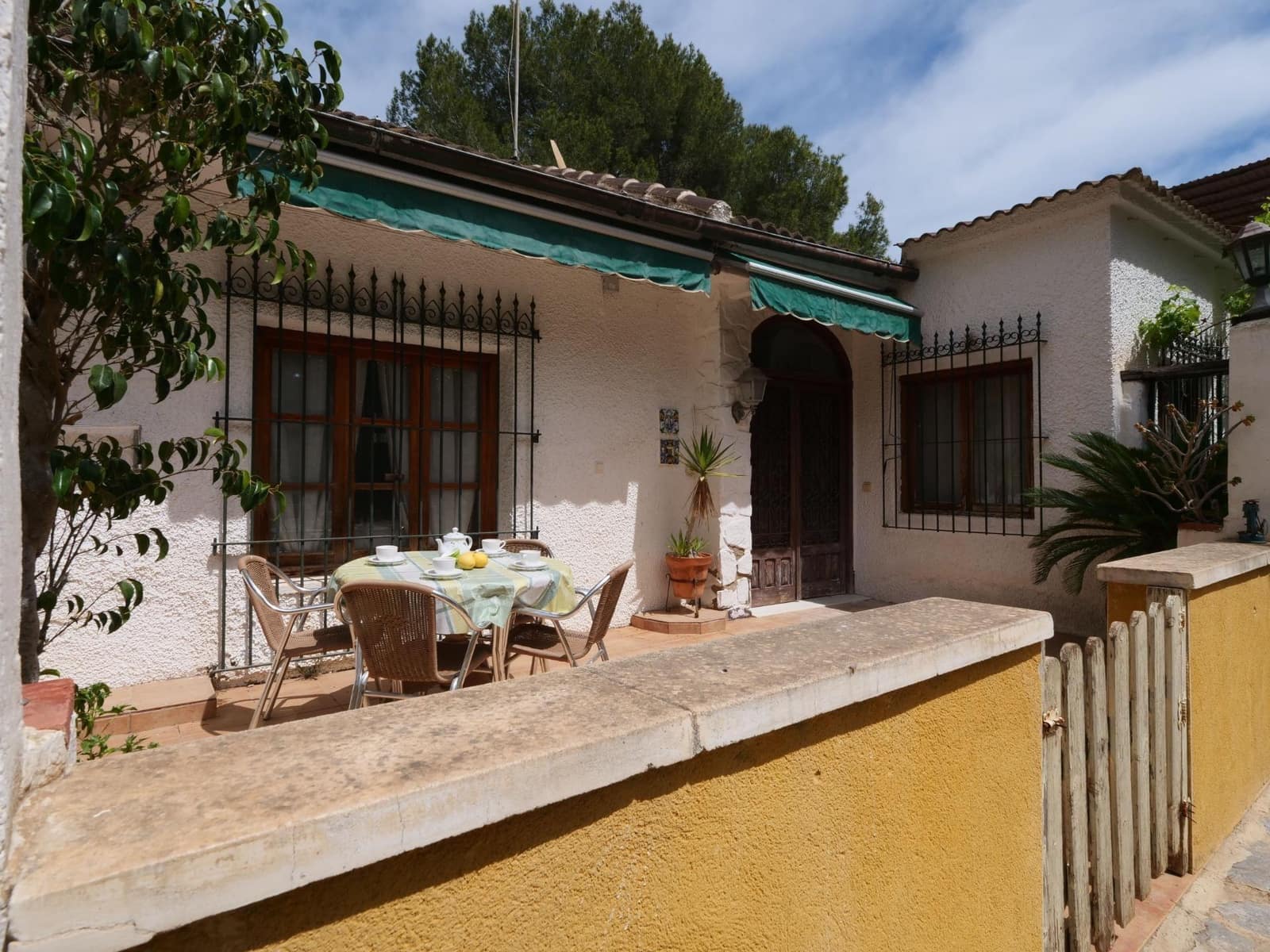6 Zimmer Villa zu verkaufen in Los Balcones mit Pool Garage - 499.000 € (Ref: 9846657)