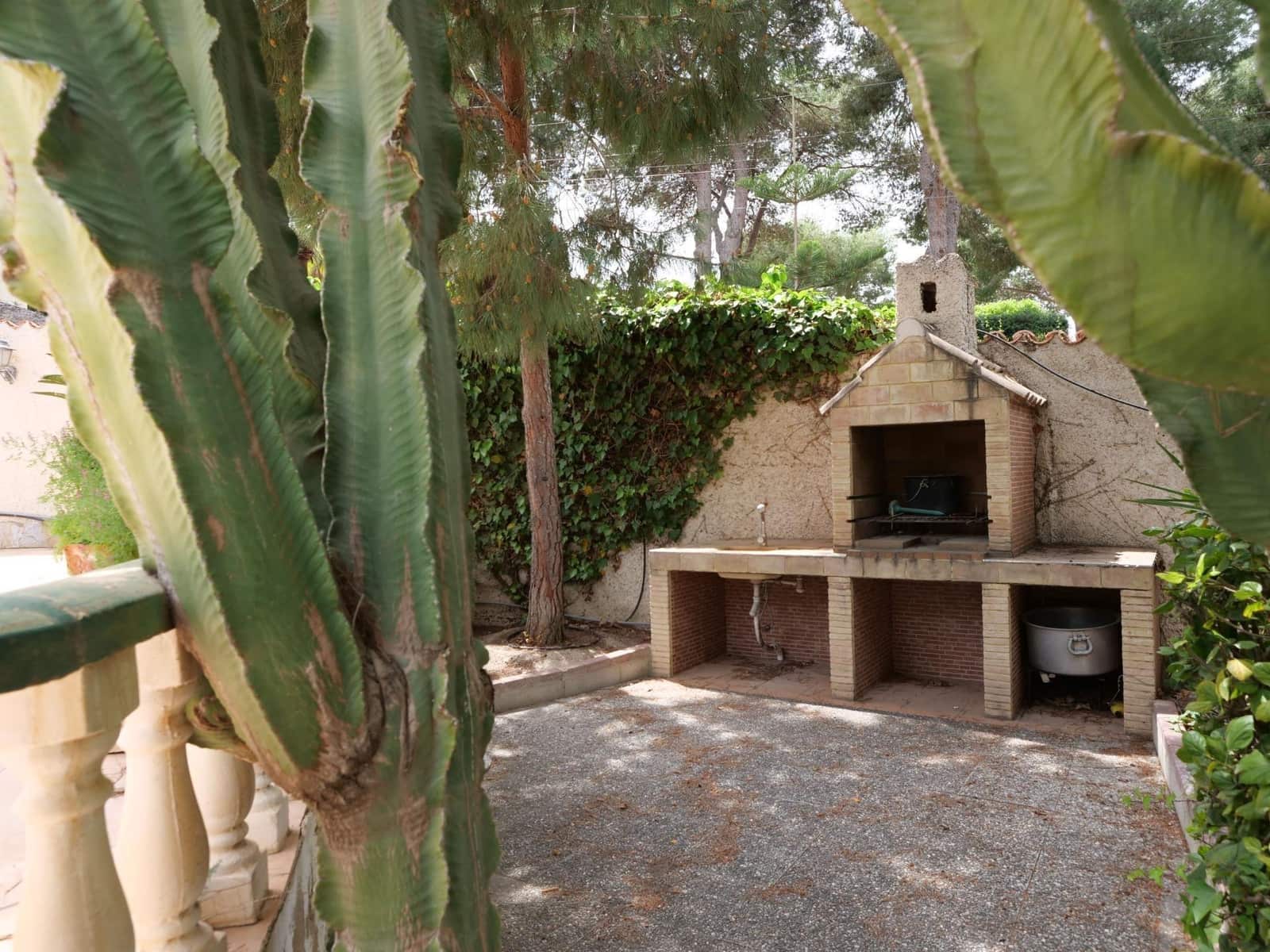 6 Zimmer Villa zu verkaufen in Los Balcones mit Pool Garage - 499.000 € (Ref: 9846657)