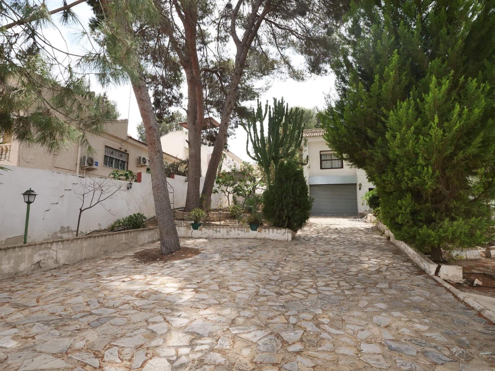 6 Zimmer Villa zu verkaufen in Los Balcones mit Pool Garage - 499.000 € (Ref: 9846657)