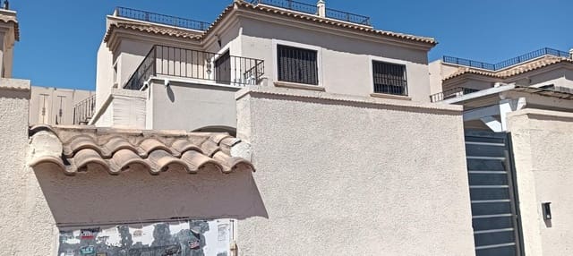 Adosado de 4 habitaciones en Aguas Nuevas, Torrevieja en venta con piscina - 319.990 € (Ref: 9846658)
