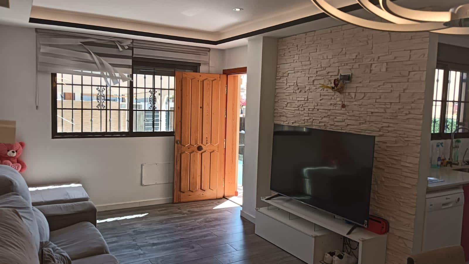 Adosado de 4 habitaciones en Aguas Nuevas en venta con piscina - 319.990 € (Ref: 9846658)