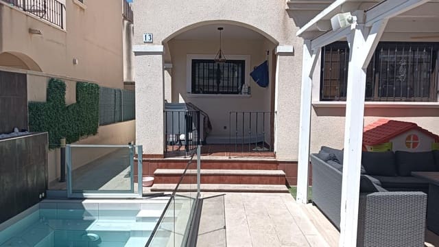 Adosado de 4 habitaciones en Aguas Nuevas, Torrevieja en venta con piscina - 319.990 € (Ref: 9846658)