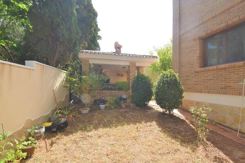 5 bedroom Villa for sale in Rojales with pool garage - € 630,000 (Ref: 9851975)