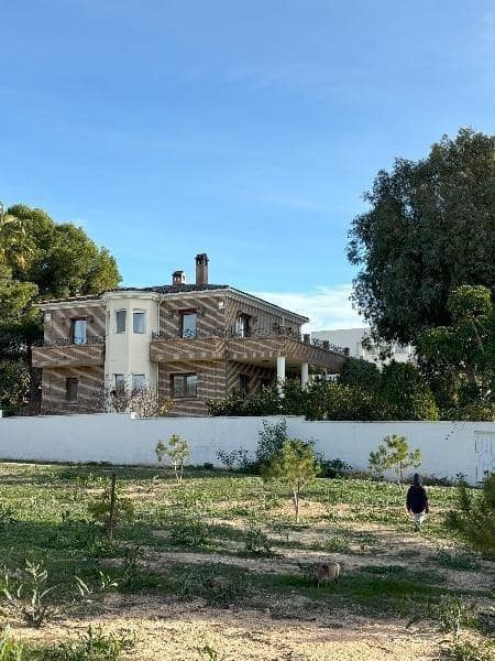 5 bedroom Villa for sale in Rojales with pool garage - € 630,000 (Ref: 9851975)