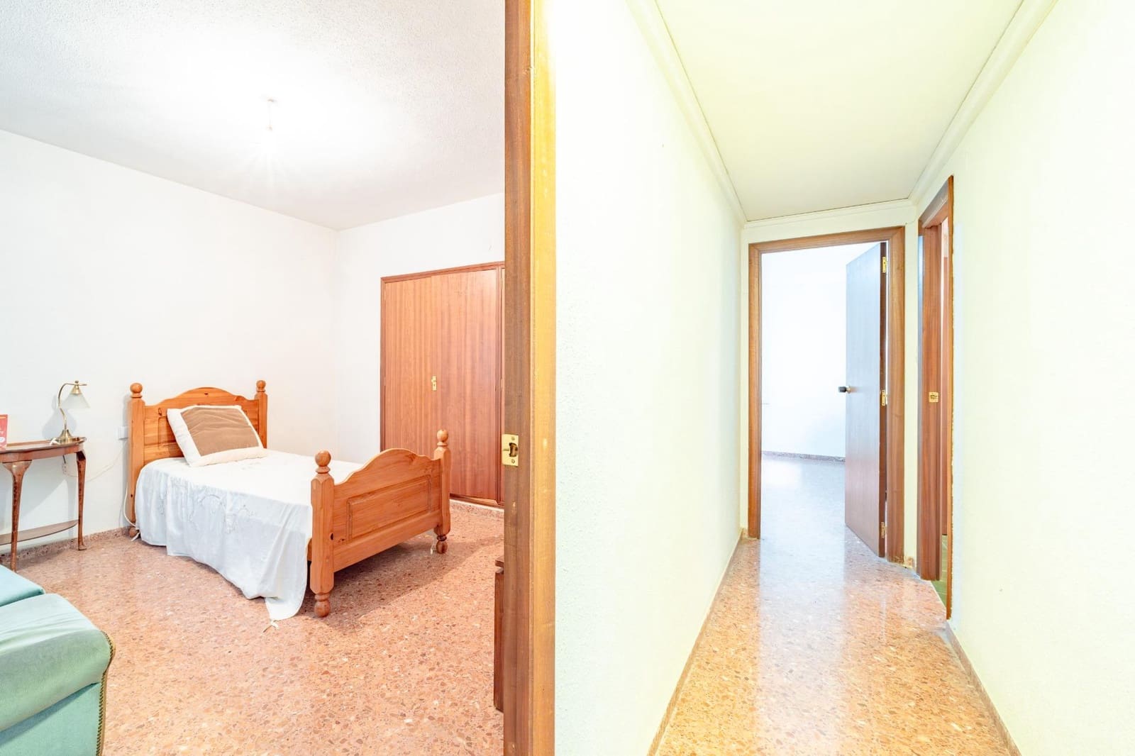 5 sypialnia Mieszkanie na sprzedaż w Oliva - 170 000 € (Ref: 9858144)