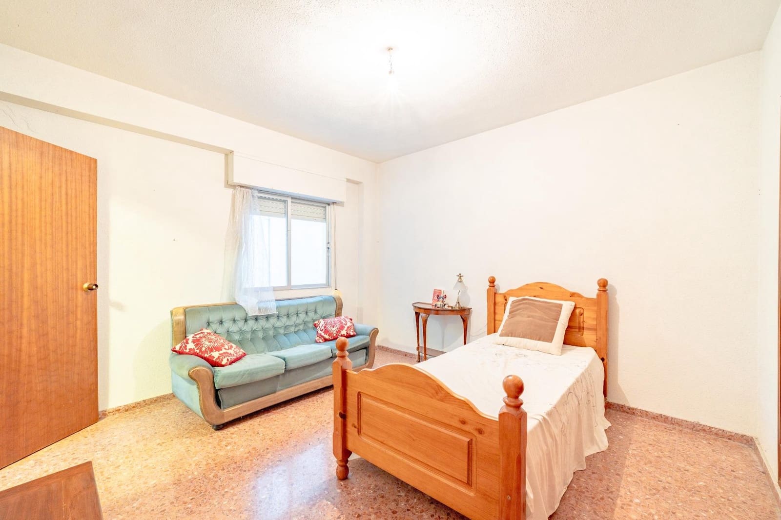 5 sypialnia Mieszkanie na sprzedaż w Oliva - 170 000 € (Ref: 9858144)