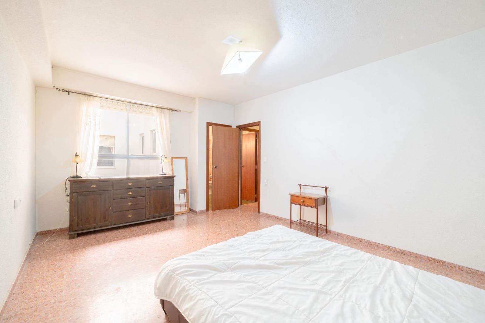 5 sypialnia Mieszkanie na sprzedaż w Oliva - 170 000 € (Ref: 9858144)