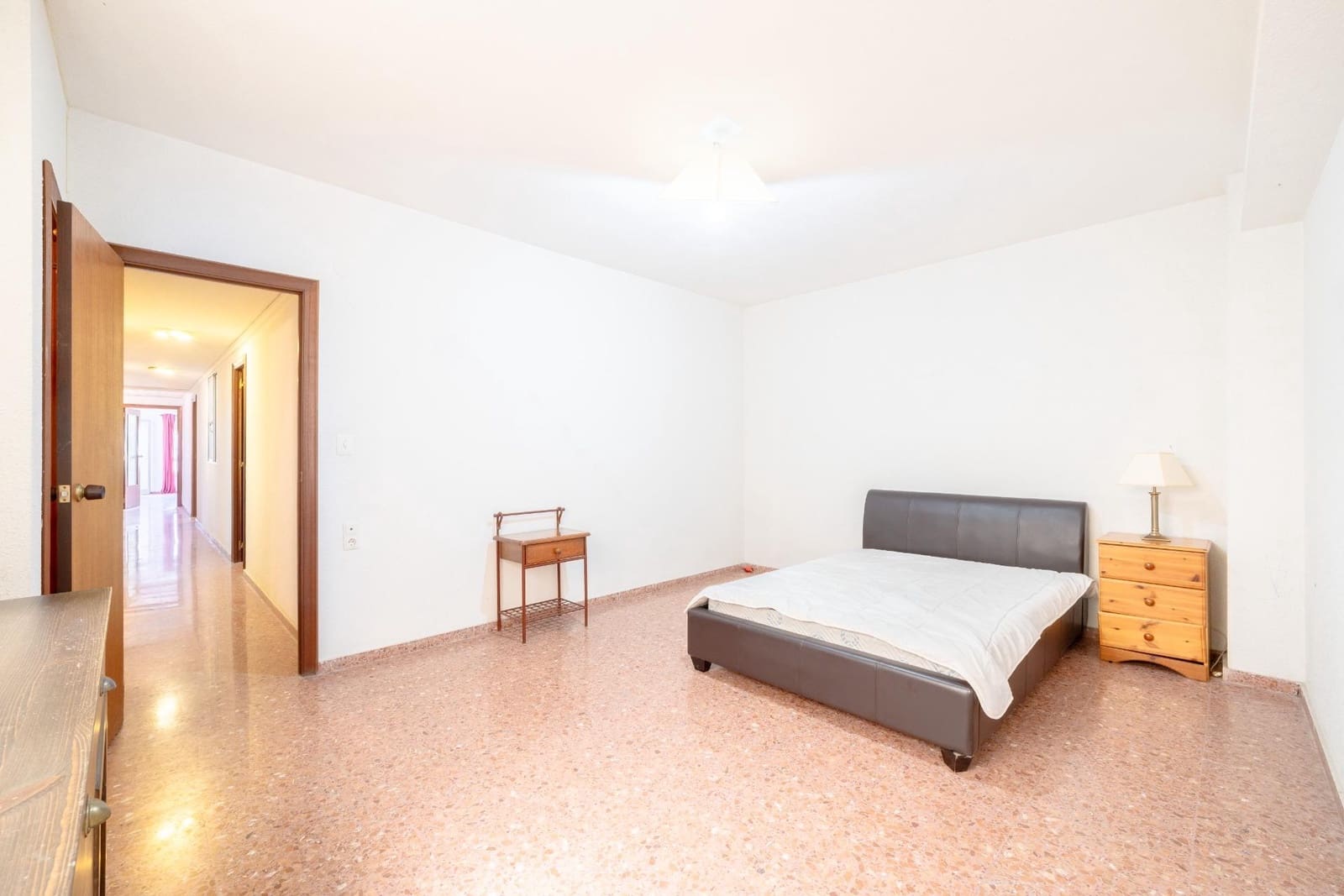 5 sypialnia Mieszkanie na sprzedaż w Oliva - 170 000 € (Ref: 9858144)