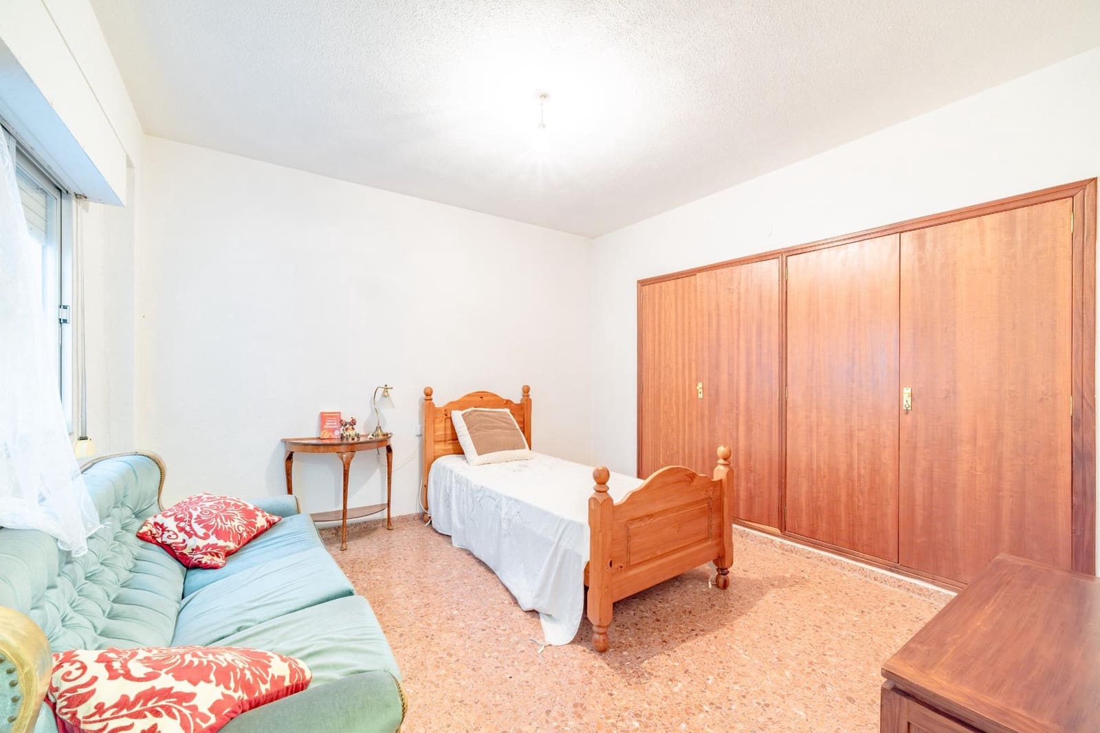 5 sypialnia Mieszkanie na sprzedaż w Oliva - 170 000 € (Ref: 9858144)