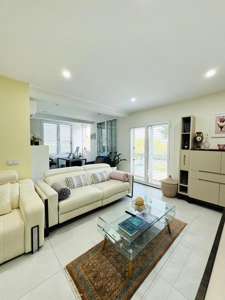 9 sovrum Villa till salu i Torrent med pool garage - 885 000 € (Ref: 9860307)