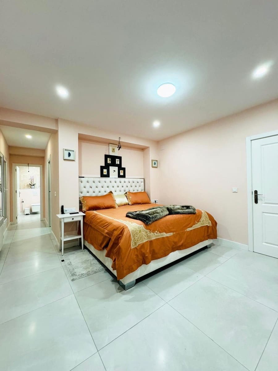 9 sovrum Villa till salu i Torrent med pool garage - 885 000 € (Ref: 9860307)