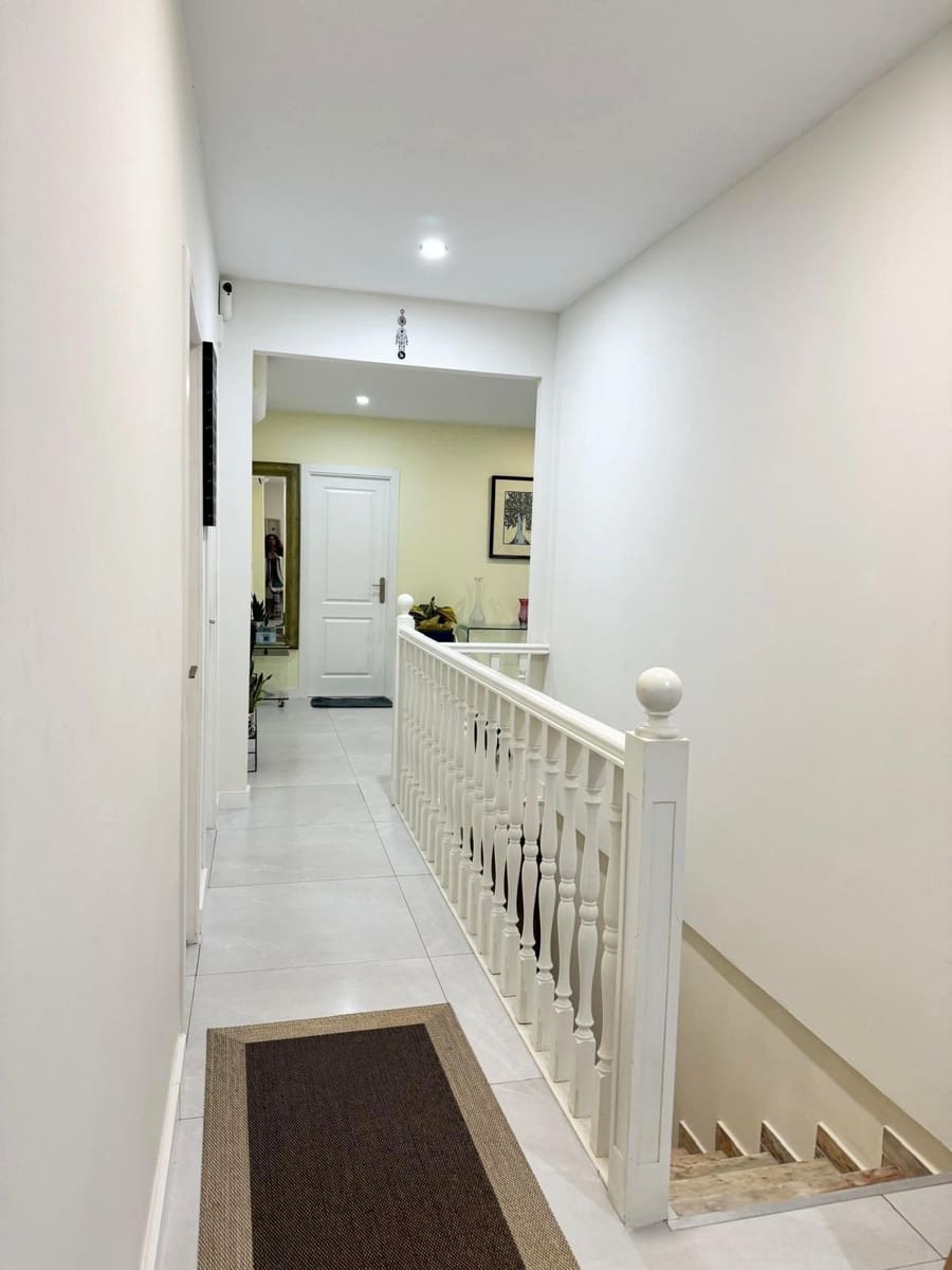 9 bedroom Villa for sale in Torrent with pool garage - € 799,000 (Ref: 9860307)