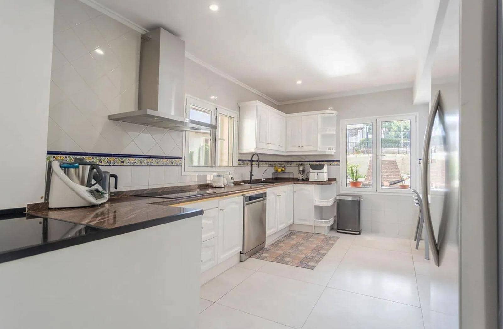 9 bedroom Villa for sale in Torrent with pool garage - € 799,000 (Ref: 9860307)