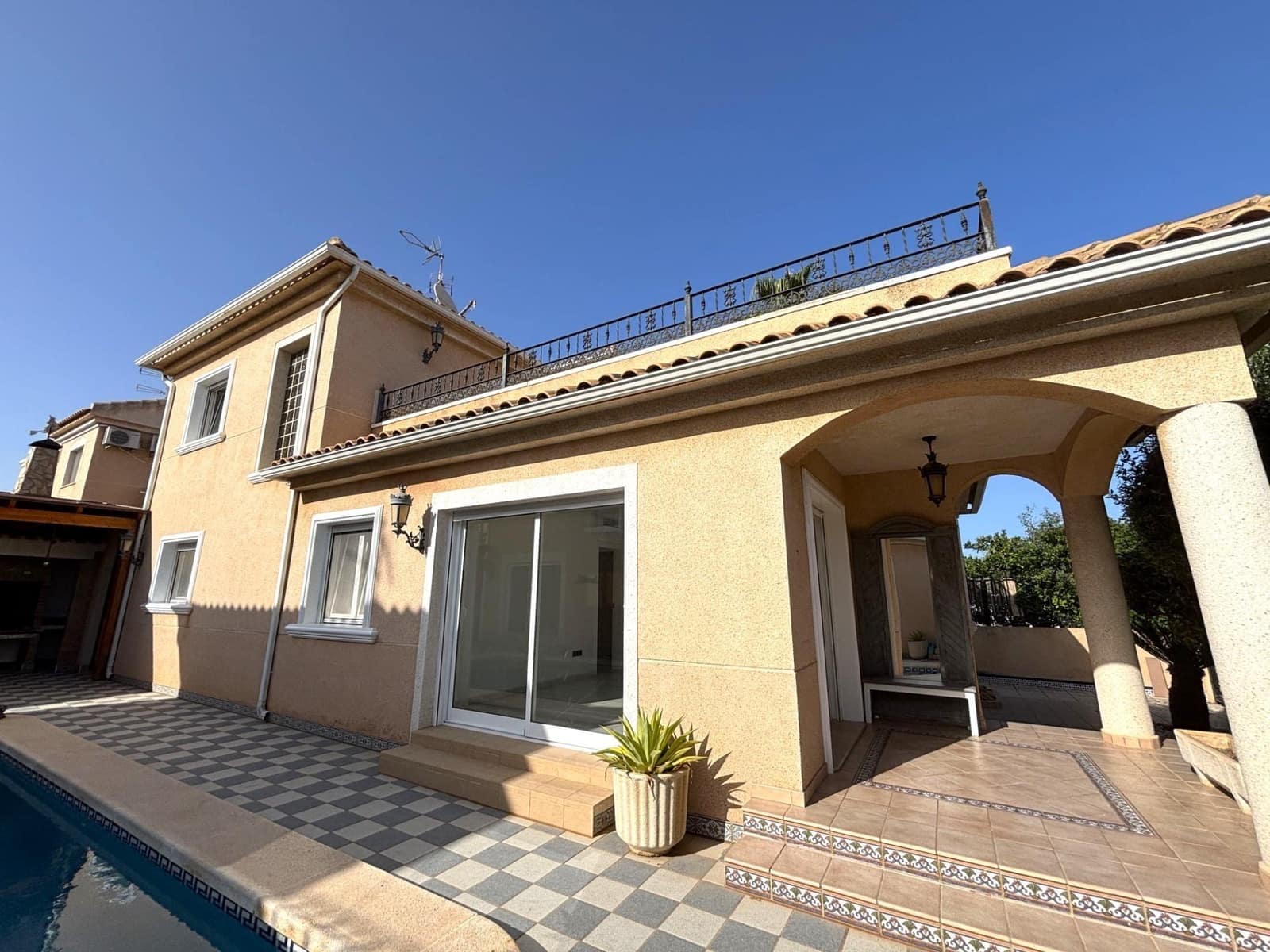 7 soverom Villa til salgs i Torre de la Horadada med svømmebasseng - € 850 000 (Ref: 9865408)