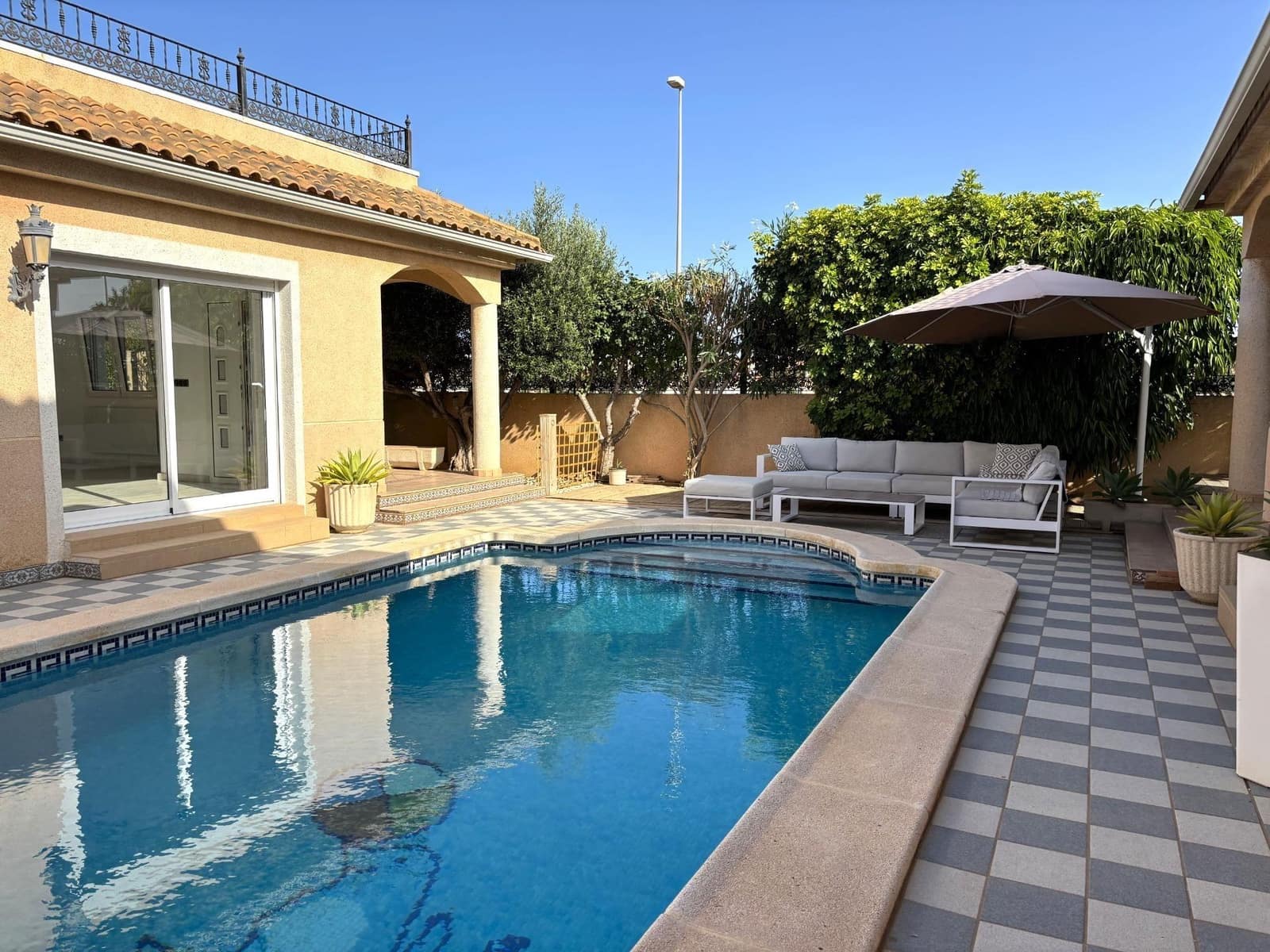 7 soverom Villa til salgs i Torre de la Horadada med svømmebasseng - € 850 000 (Ref: 9865408)