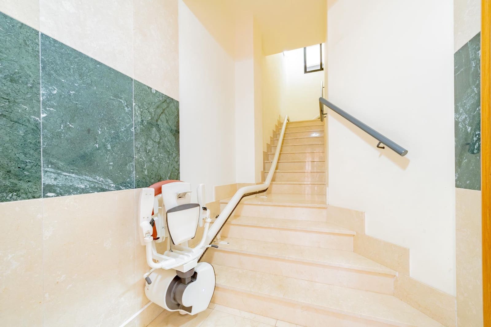 4 sypialnia Dom na sprzedaż w Castello de la Plana z garażem - 380 000 € (Ref: 9868901)
