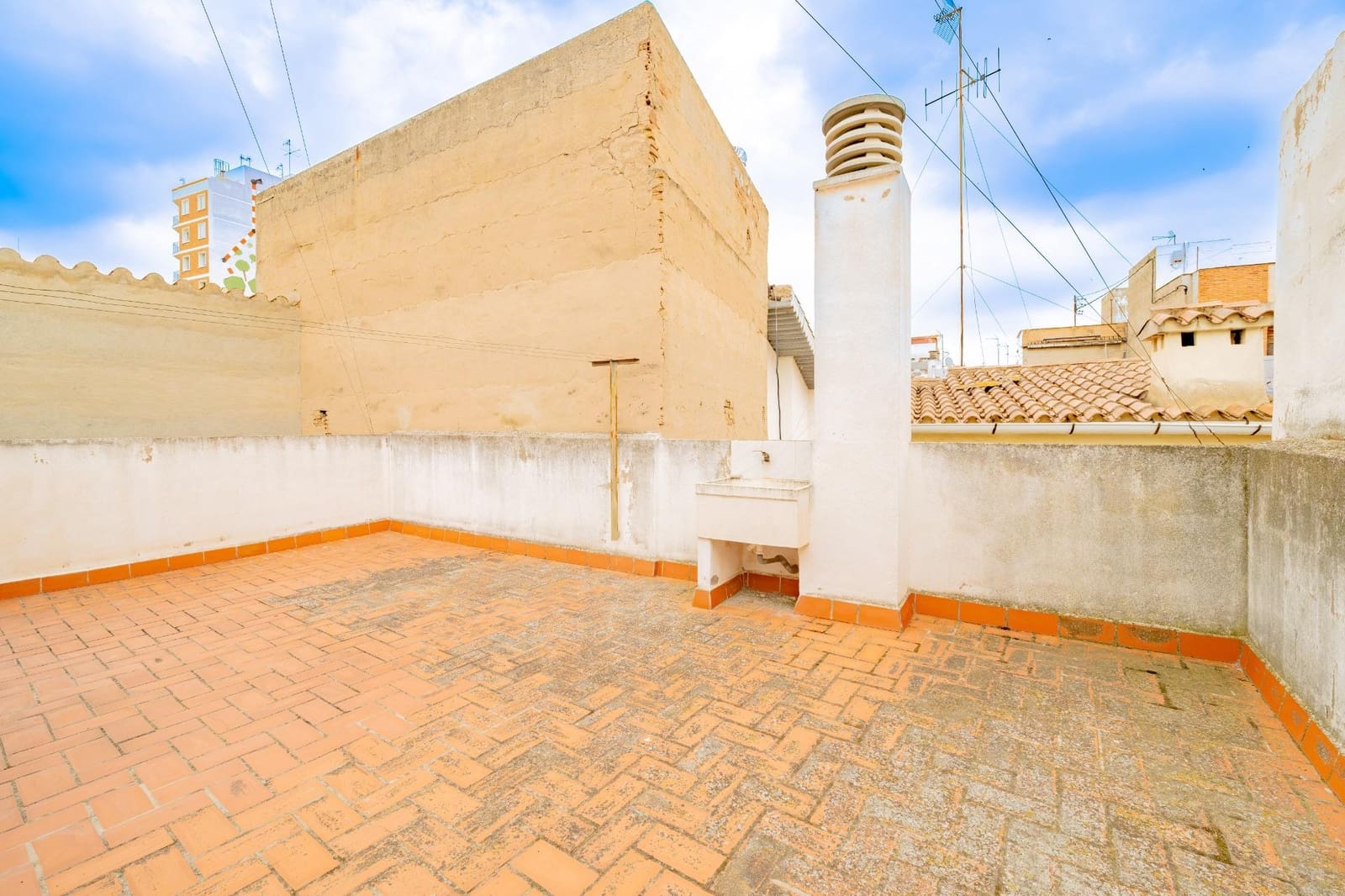 4 sypialnia Dom na sprzedaż w Castello de la Plana z garażem - 380 000 € (Ref: 9868901)