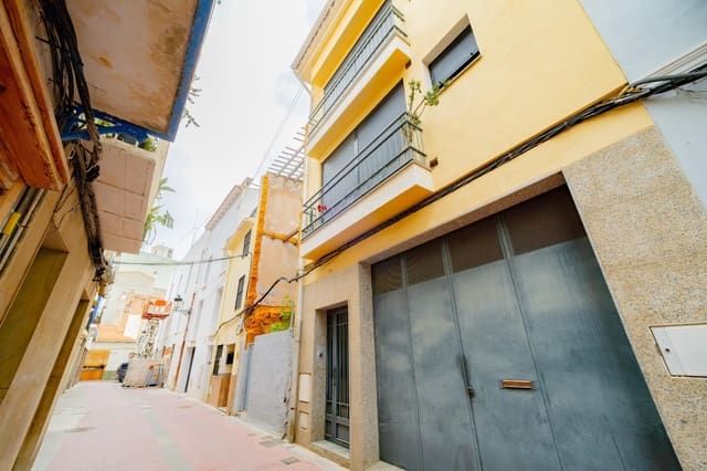 4 sypialnia Dom na sprzedaż w Castelló de la Plana z garażem - 380 000 € (Ref: 9868901)