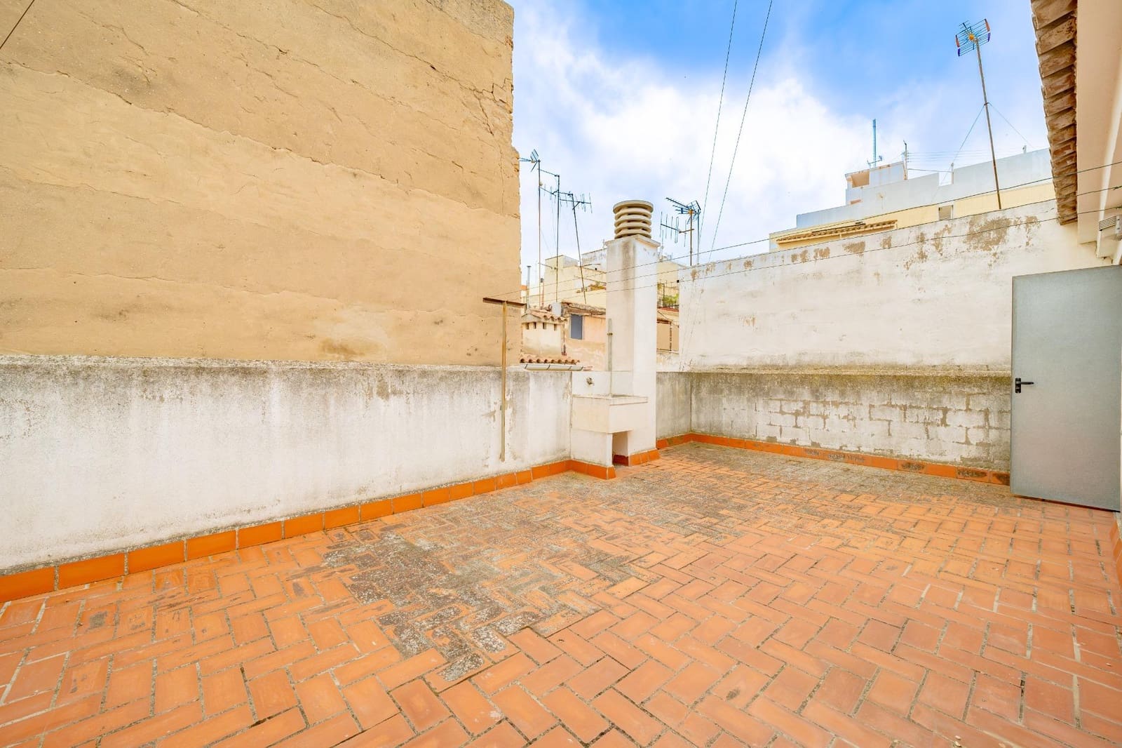 4 sypialnia Dom na sprzedaż w Castello de la Plana z garażem - 380 000 € (Ref: 9868901)