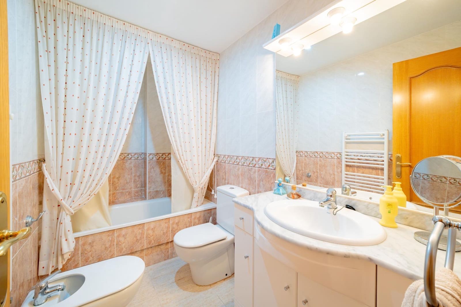 4 sypialnia Dom na sprzedaż w Castello de la Plana z garażem - 380 000 € (Ref: 9868901)