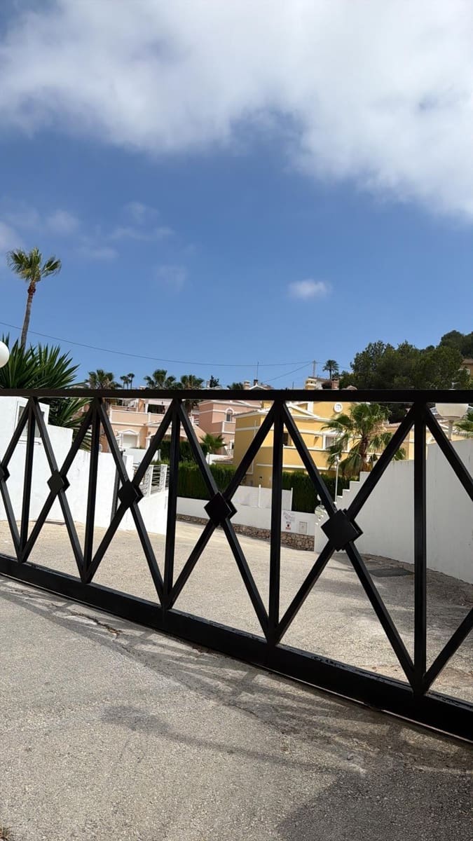Adosado de 2 habitaciones en Calpe / Calp en venta con piscina garaje - 285.000 € (Ref: 9885059)