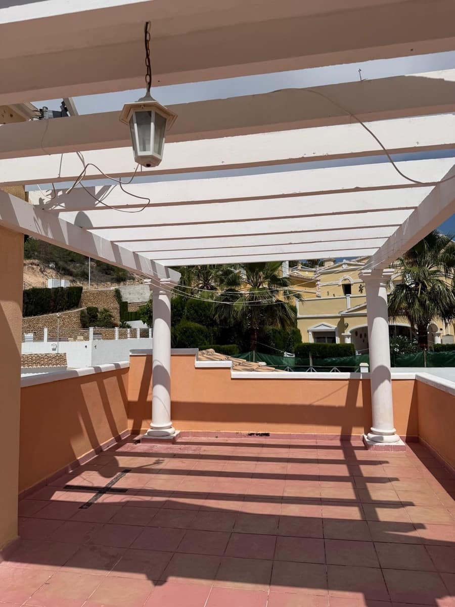 Adosado de 2 habitaciones en Calpe / Calp en venta con piscina garaje - 285.000 € (Ref: 9885059)