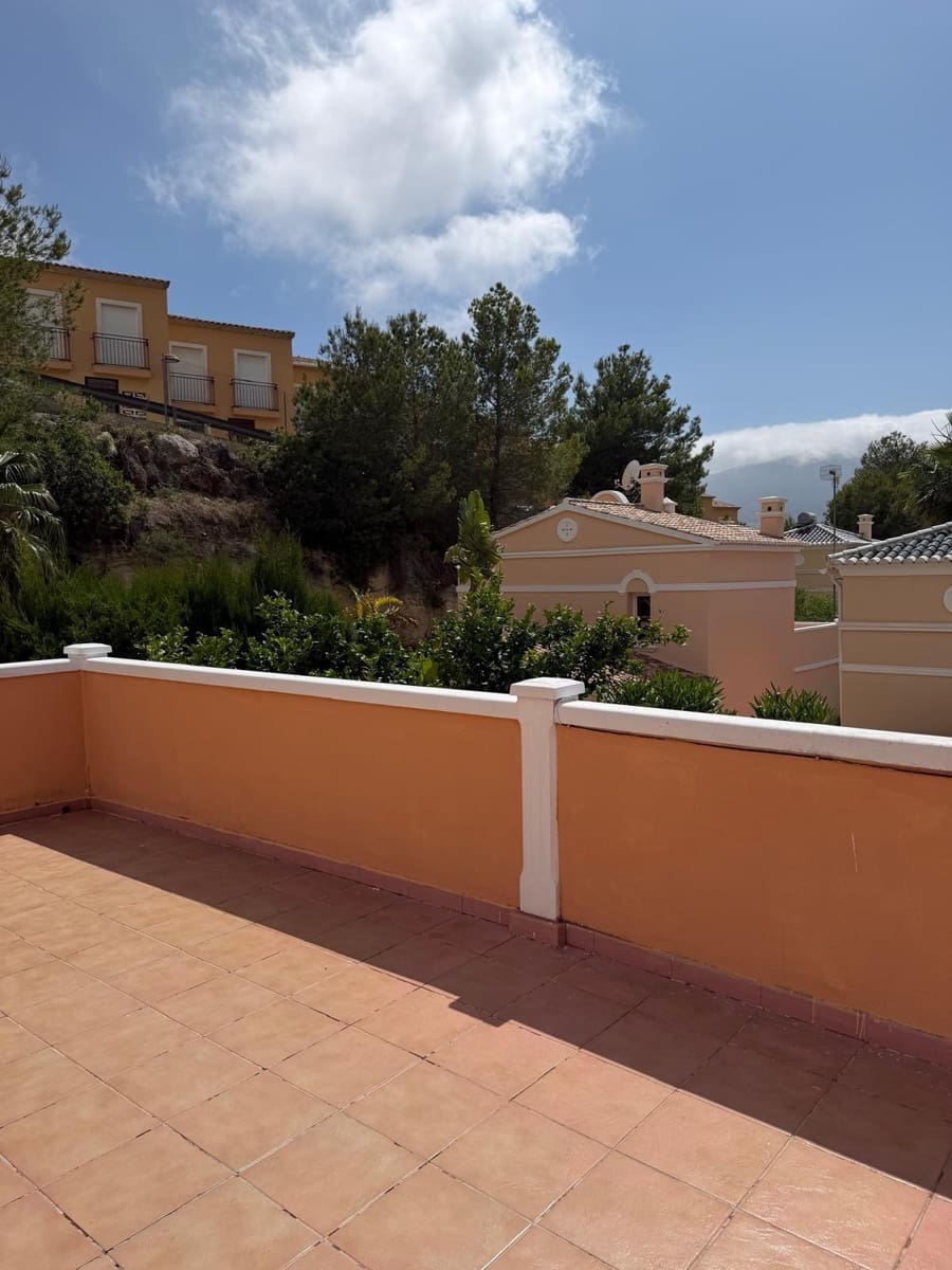 Adosado de 2 habitaciones en Calpe / Calp en venta con piscina garaje - 285.000 € (Ref: 9885059)