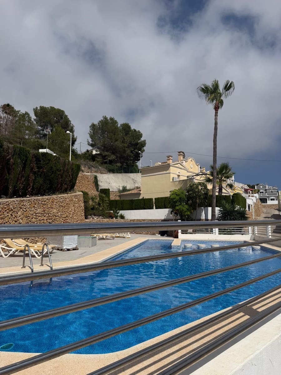 Adosado de 2 habitaciones en Calpe / Calp en venta con piscina garaje - 285.000 € (Ref: 9885059)