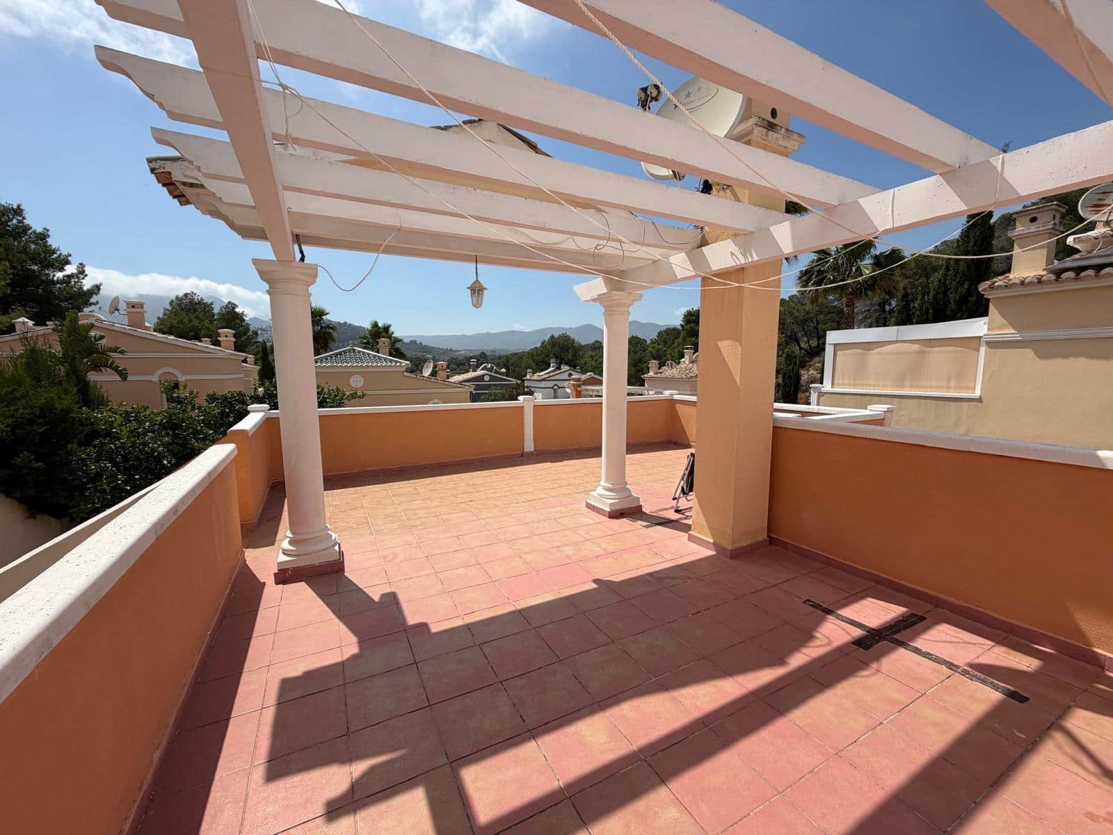 Adosado de 2 habitaciones en Calpe / Calp en venta con piscina garaje - 285.000 € (Ref: 9885059)
