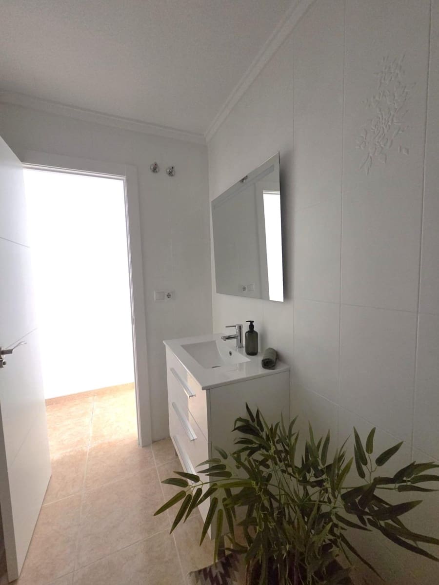 2 soverom Leilighet til salgs i Torrevieja - € 144 000 (Ref: 9894097)
