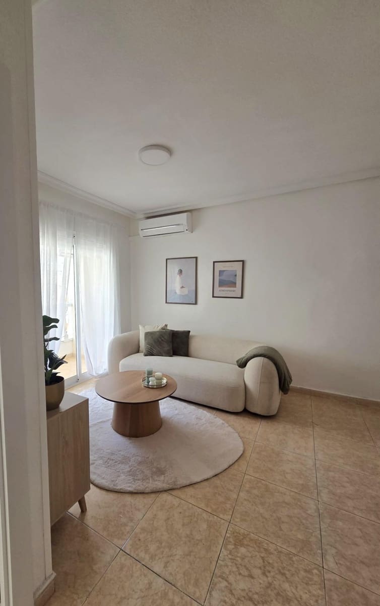 2 soverom Leilighet til salgs i Torrevieja - € 144 000 (Ref: 9894097)